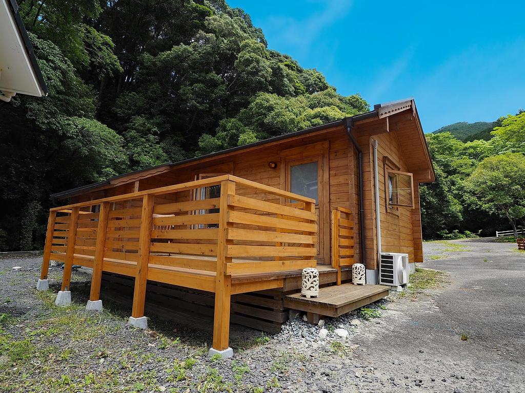 DOG PALACE camp village ログハウス（陽だまり）