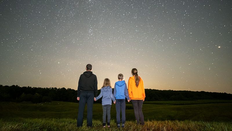 2026年みずがめ座η流星群はいつ？見頃・方角・どこで見える？おすすめ貸別荘・コテージ・一棟貸しも紹介