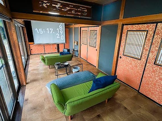 1棟貸切宿 ナマケモノ 内観