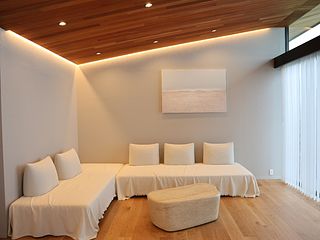 大型のソファー