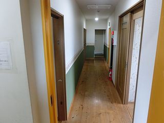 3つの客室が繋がった廊下