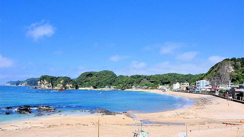 夏の旅行に最適な海の選び方