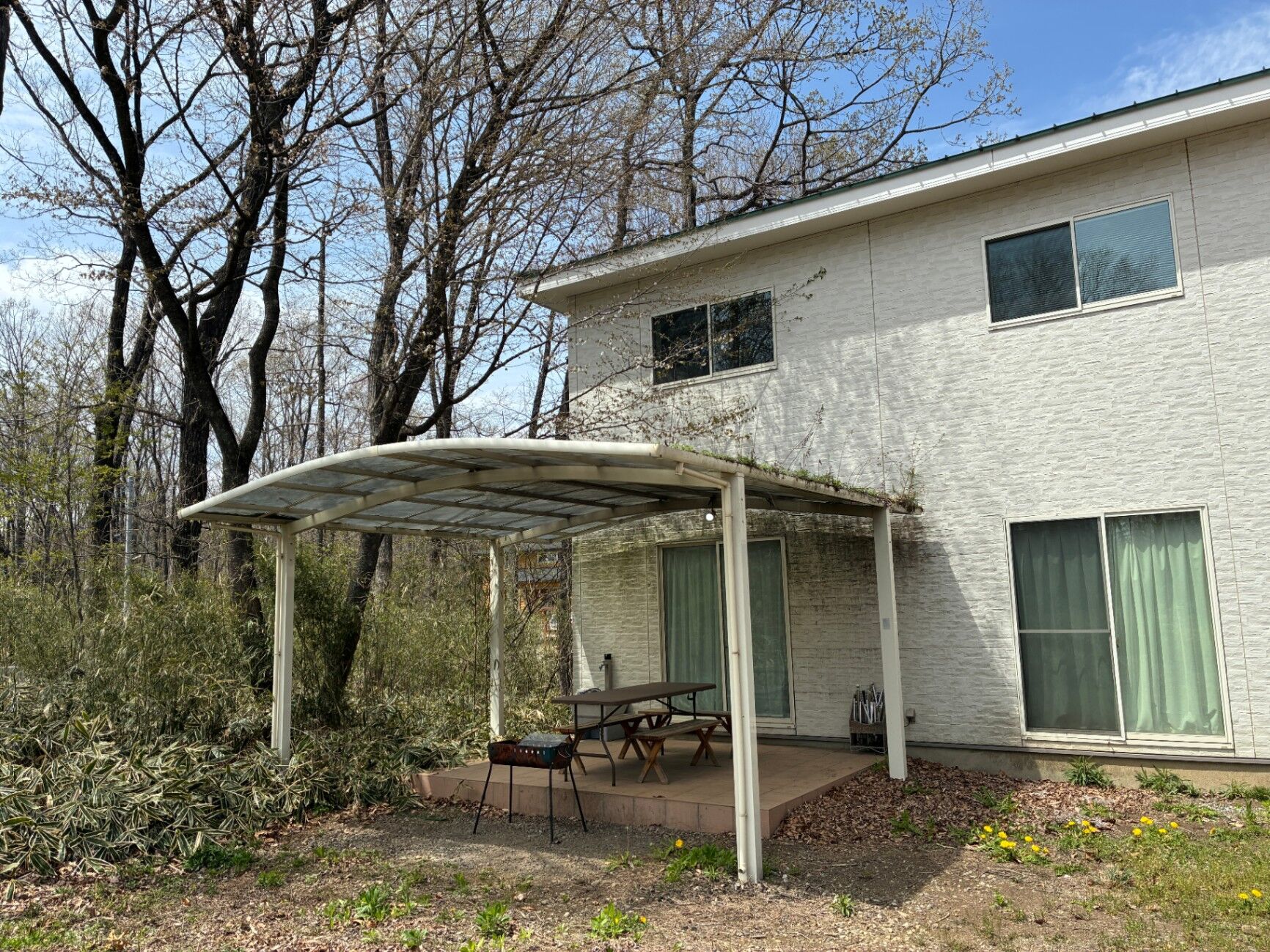 屋根付きテラスでBBQや朝食が楽しめますBBQ & breakfast on patio