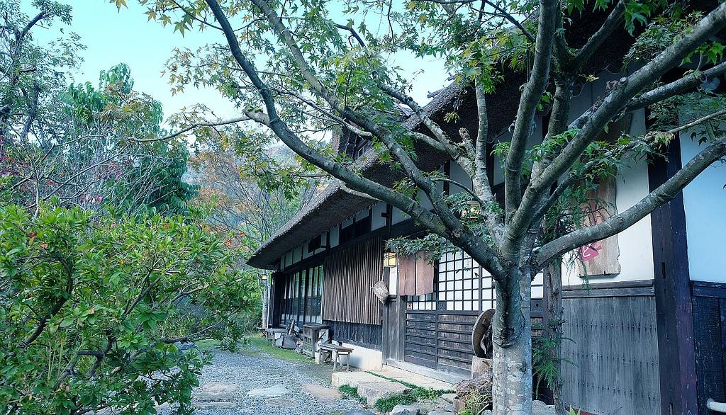 すずめのおやど