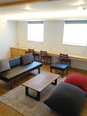 やわらかい光が差しこむリビング。