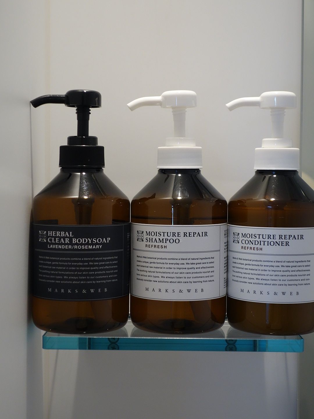 シャンプー類はMARKS&WEB（マークスアンドウェブ）をご用意しております。