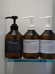 シャンプー類はMARKS&WEB（マークスアンドウェブ）をご用意しております。