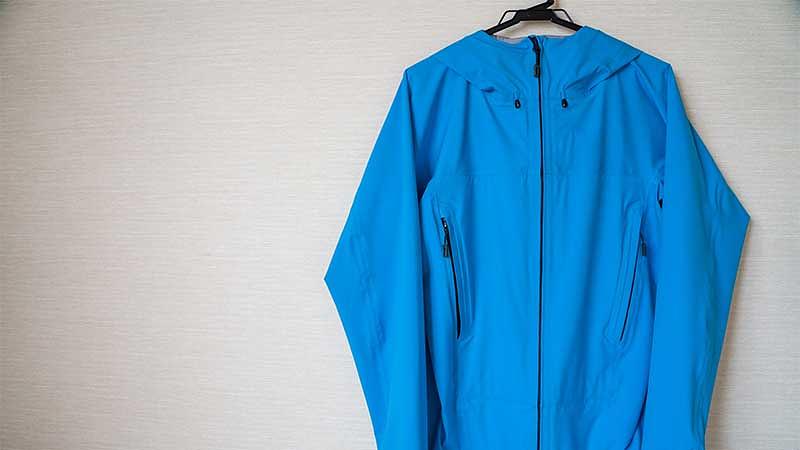 夏山を安全に歩くための服装と装備