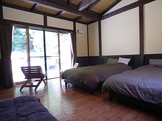 1階寝室（離れ）