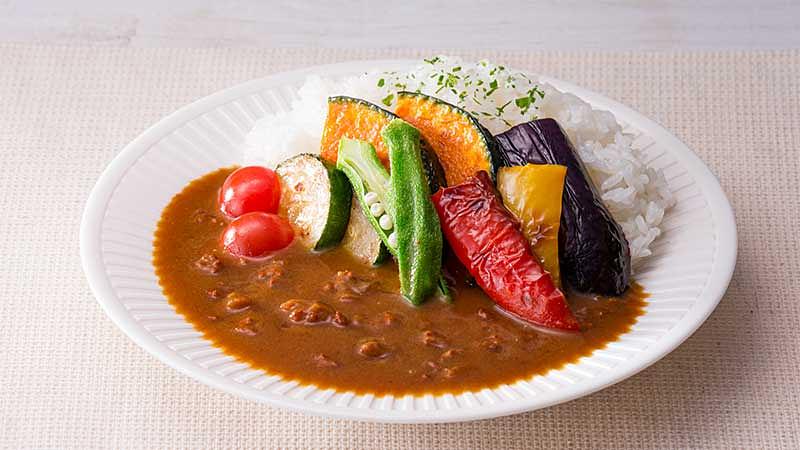 彩り豊かな夏野菜カレー