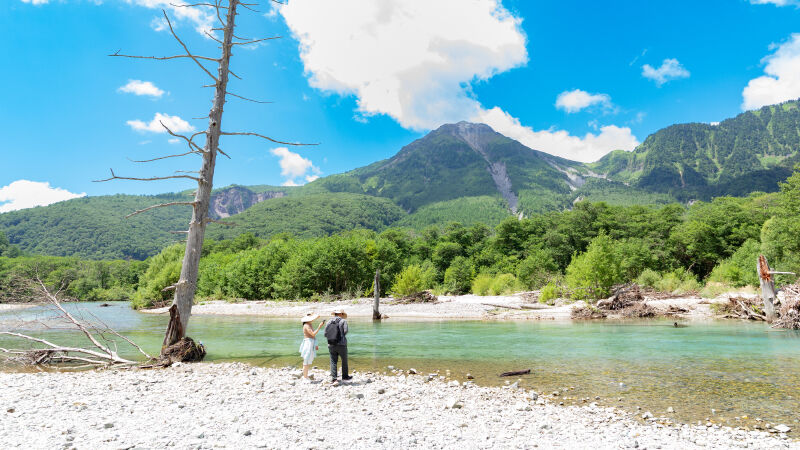 夏疲れをリフレッシュ！本当に涼しい国内避暑地と足の疲れを癒す旅行術
