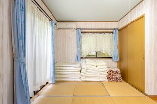 2階寝室-A　小学生以上のゲスト人数分寝具ご用意いたします