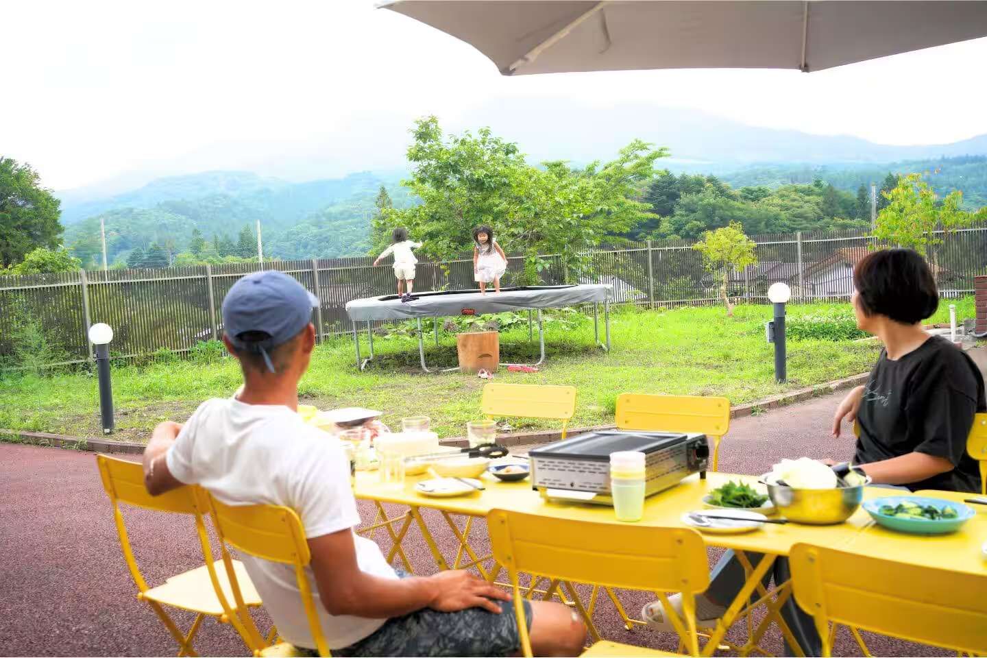 BBQしながらのびのびと遊べる庭