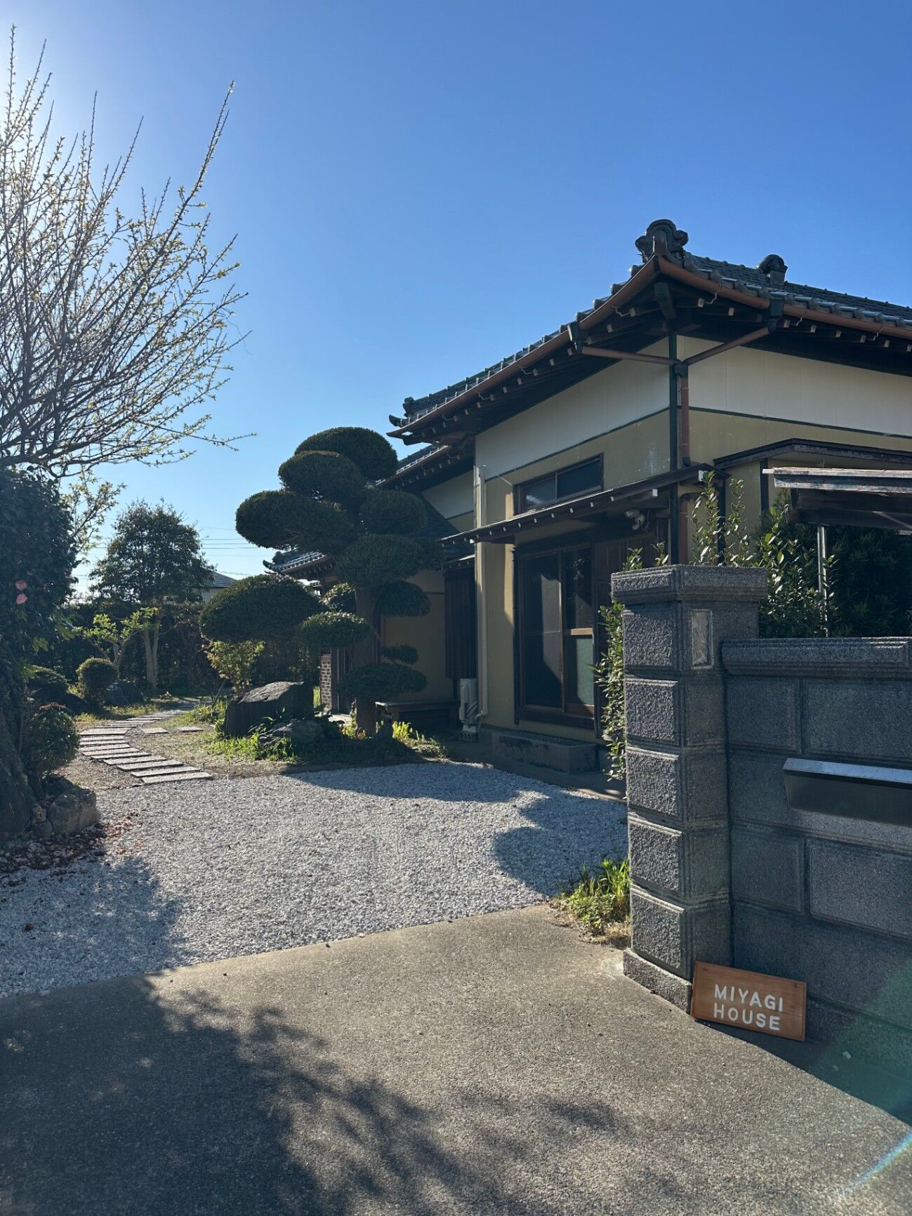 施設内入口
