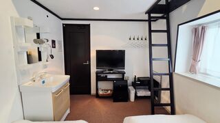 洗面台とテレビ完備
