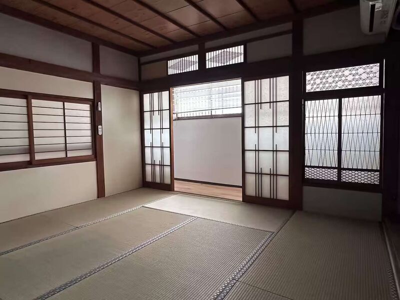8畳間