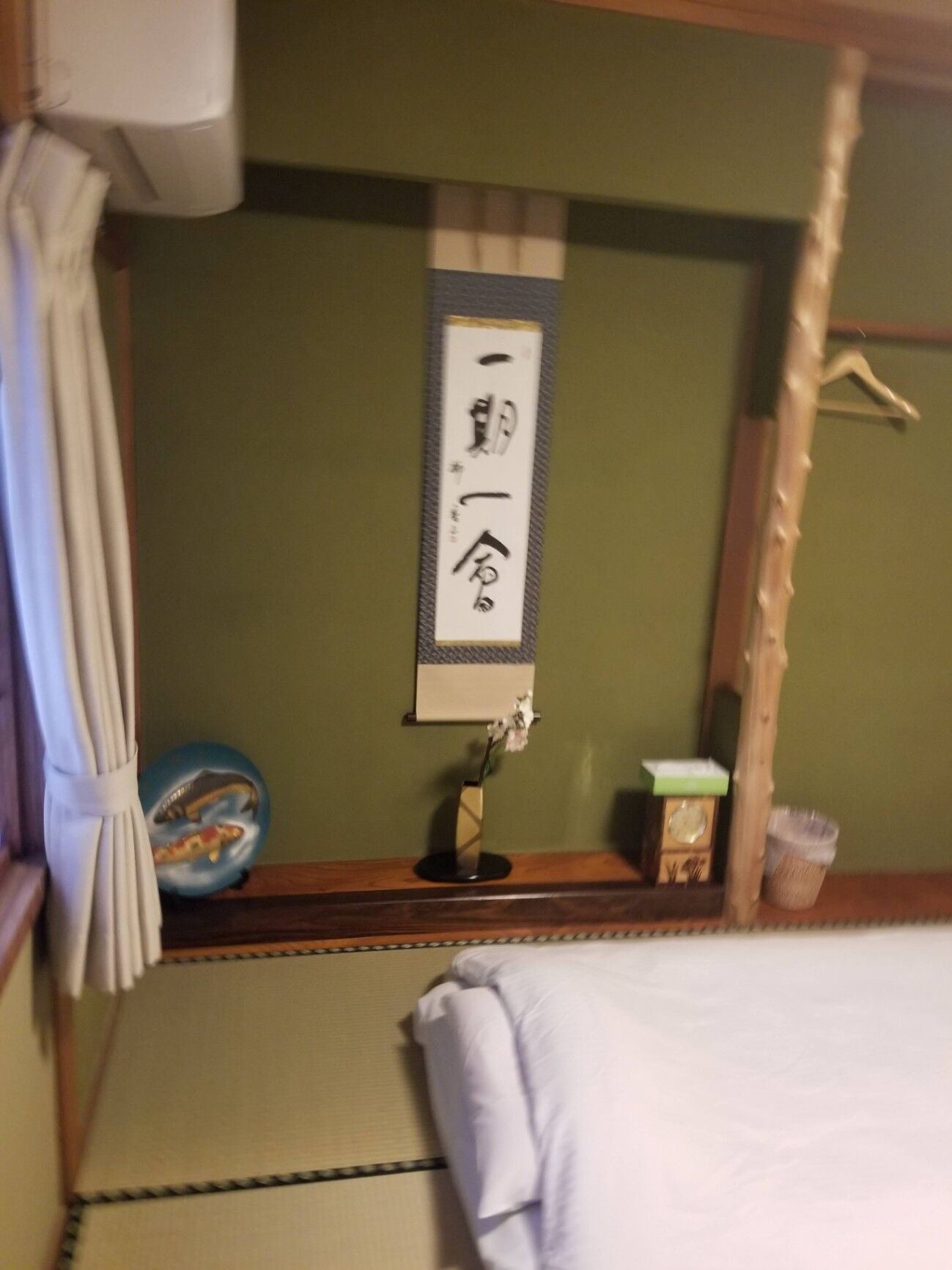 8畳間の床の間