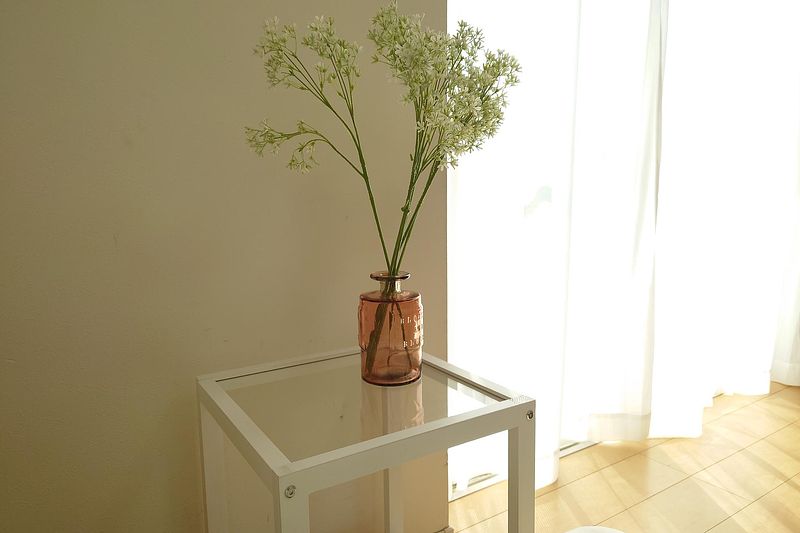 花や小物が彩る、清潔で落ち着いた空間Clean space with decor