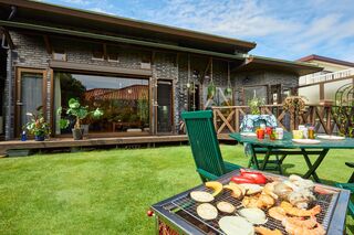 芝生のお庭でみんなでBBQ!