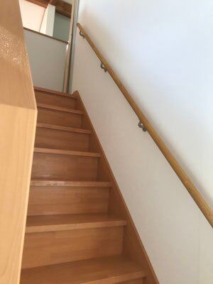 建物内階段（２階建てです）