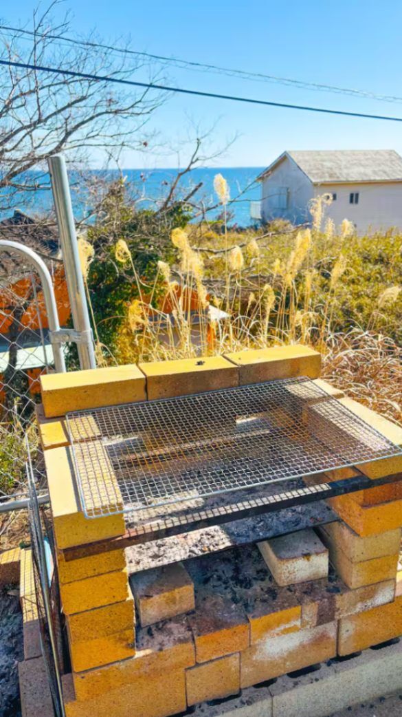 BBQ設備：無料でご利用可能。コンロやトングなど必要な備品も揃っています。