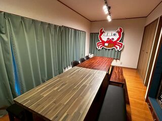 12名様が同時に座れるダイニングテーブル
