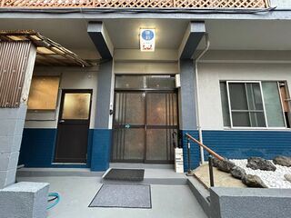 海から徒歩1分深海をテーマとした一棟貸切の宿【潮彩】の外観