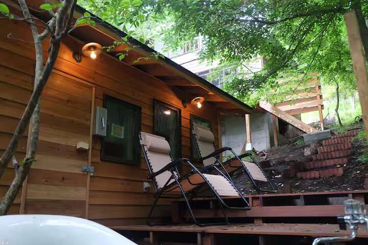 オリジナル設計のサウナ小屋