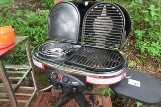 colman製 ガス式BBQグリル(五徳を使えばキッチンの調理器具もご使用いただけます)