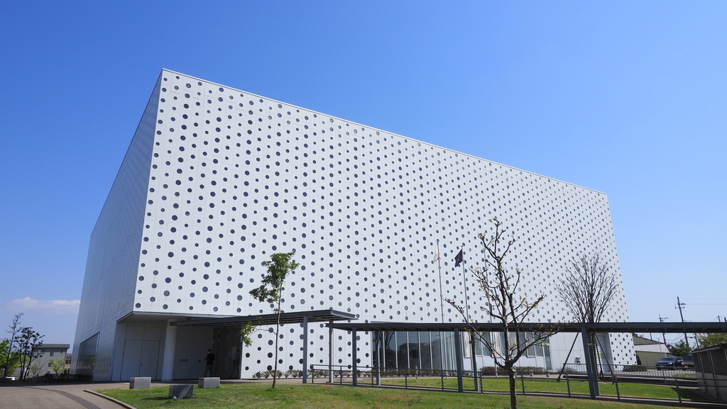 金沢海みらい図書館