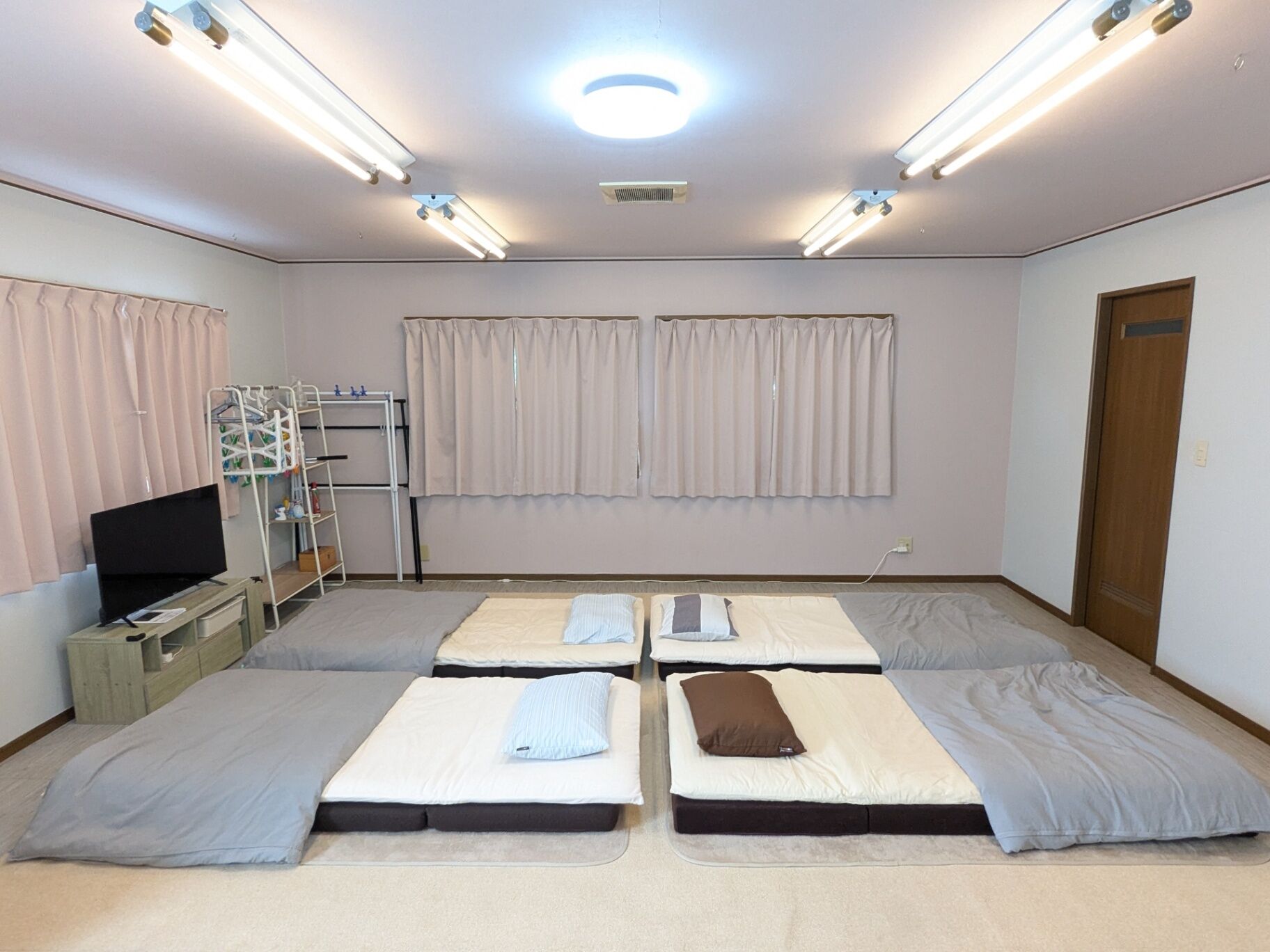みんなで並んで眠る夜