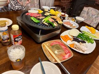 ガスコンロとBBQ焼肉プレート。家族や仲間と楽しい焼肉をお楽しみください。