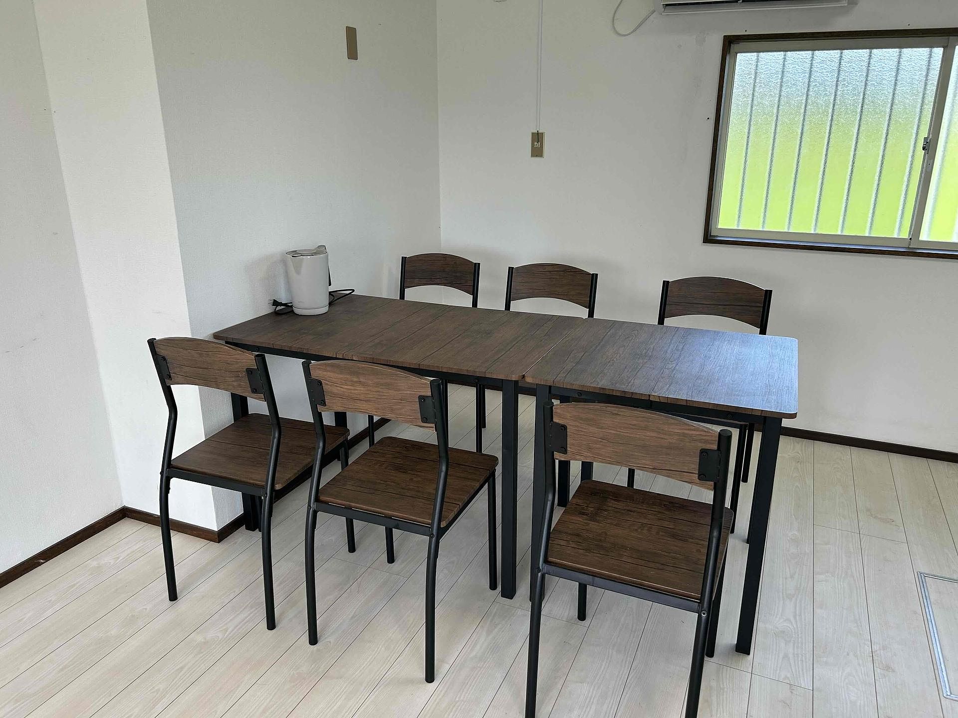 ダイニングテーブル