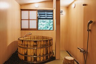 2~3名一緒に入れます。