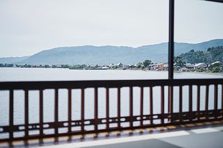 目の前は琵琶湖