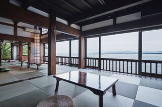 琵琶湖がパノラマで広がります。