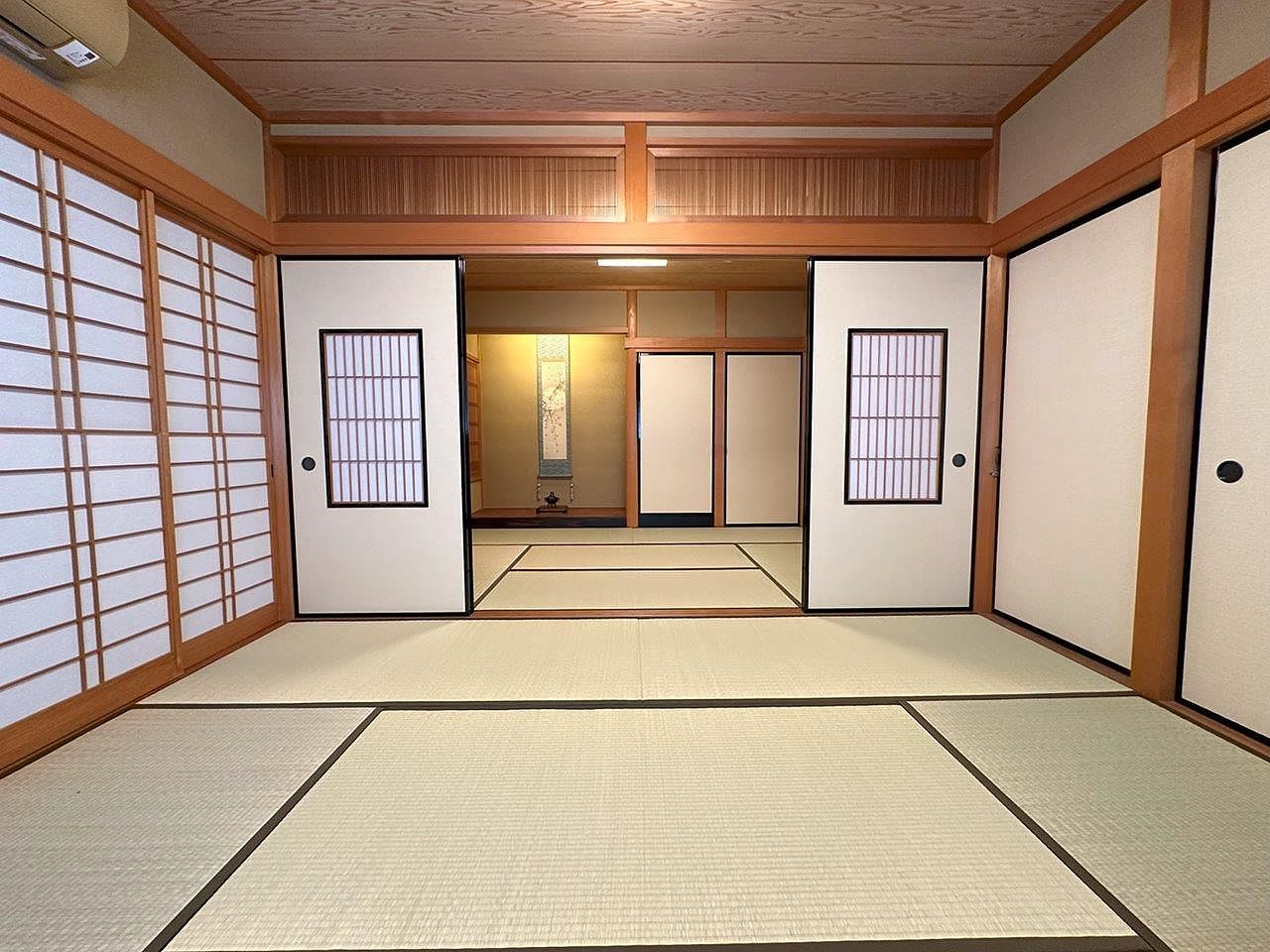 2階和室は日本の伝統的なスタイルです。