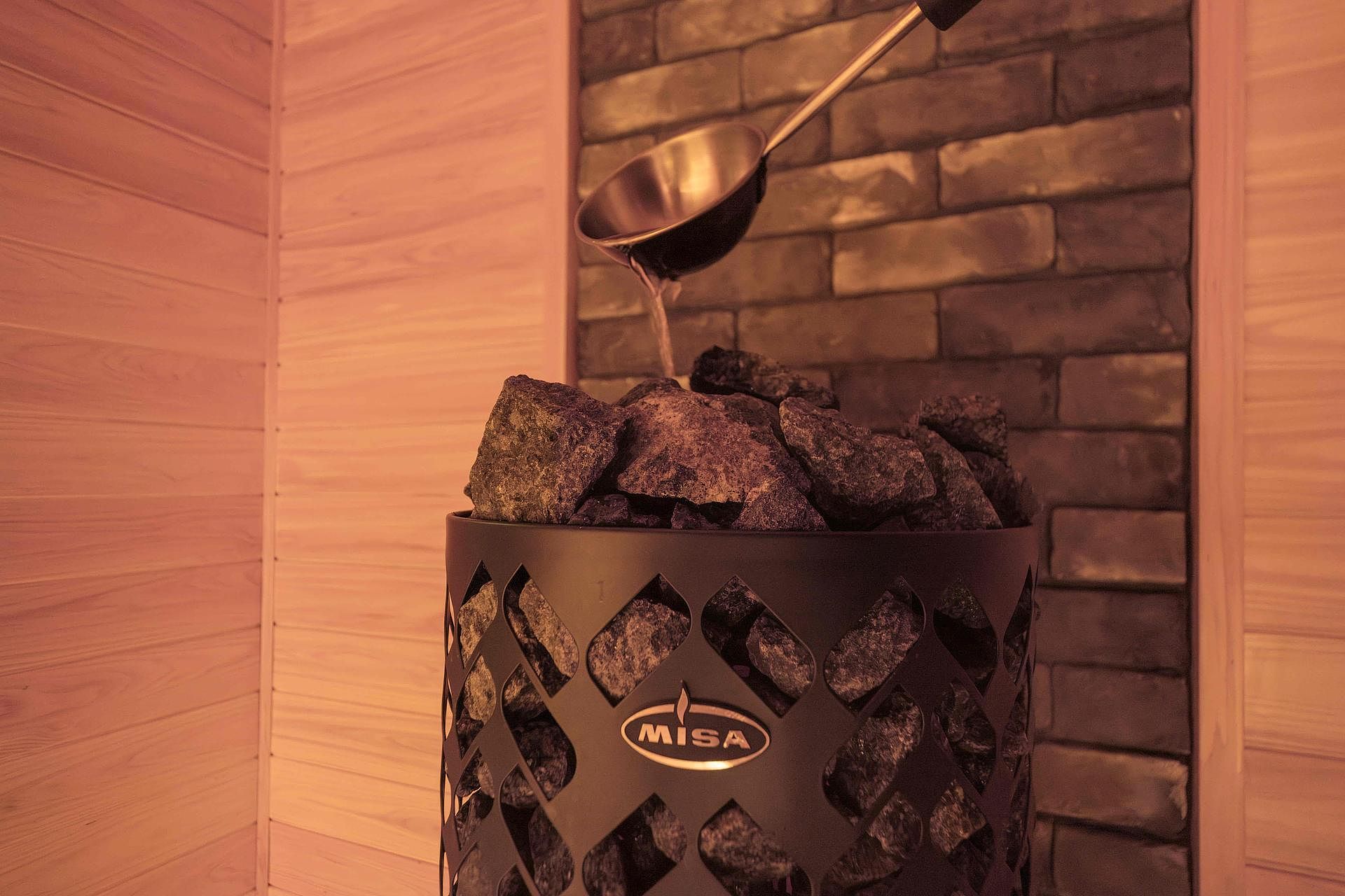 ロウリュをお楽しみいただけます。