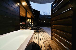 水風呂　シャワーもあります