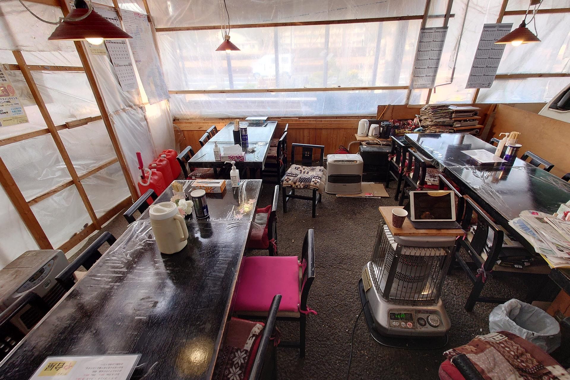 ラーメン「や台屋」や台ラーメンを店内で提供します。お酒も提供。500m