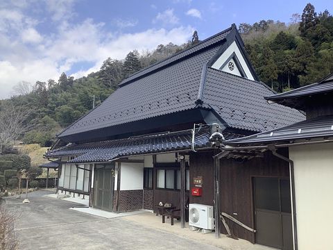 茅葺屋根の大きな家 / 岡山県 津山・美作三湯・蒜山