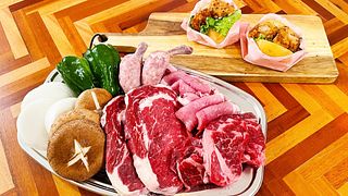 オプションでは地元の精肉店さんの美味しいお肉が沢山入ったBBQ食材も販売！