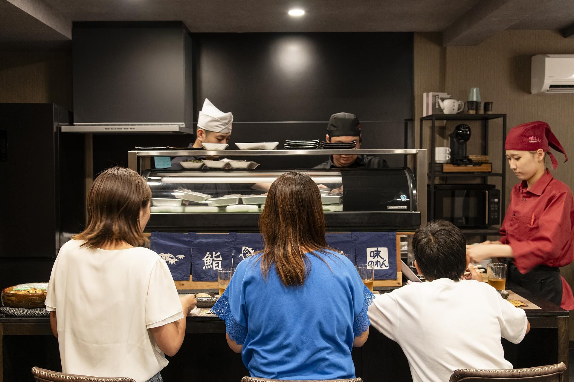 鮨職人を呼んで鮨パーティーも